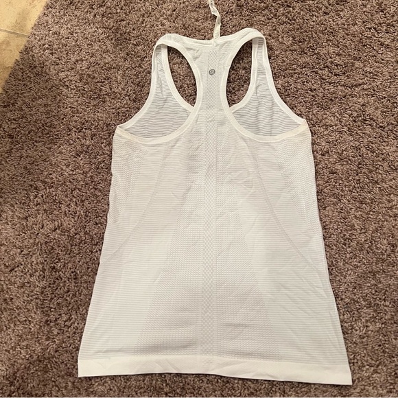 Lululemon swiftly tech tank - Picture 2 of 4